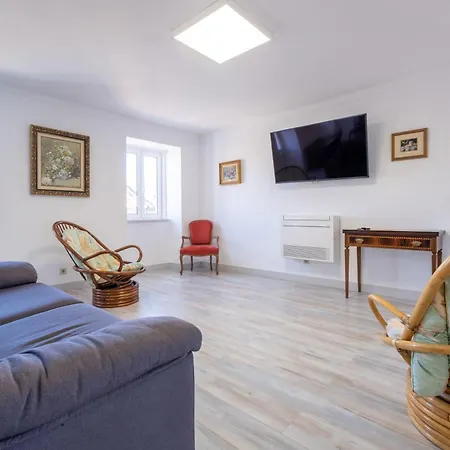 Montes - Exclusive & Prime Location