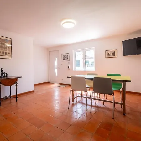 Montes - Exclusive & Prime Location