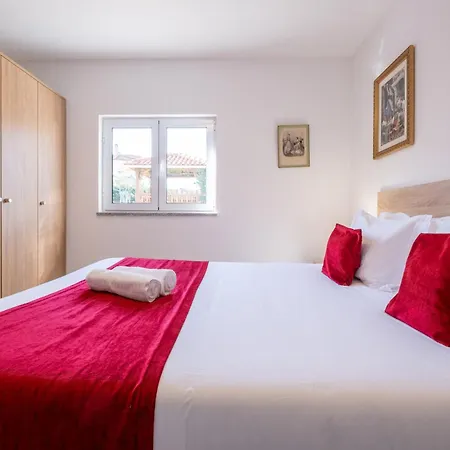 Montes - Exclusive & Prime Location Apartmán