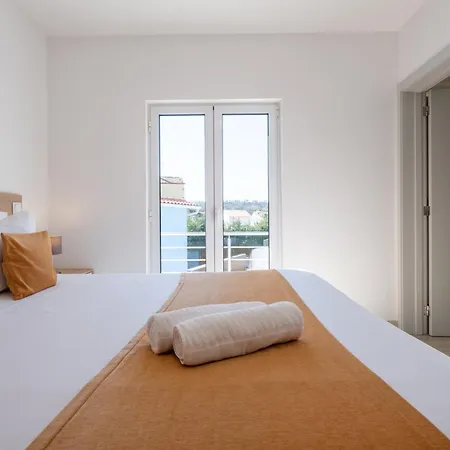 Montes - Exclusive & Prime Location Coja