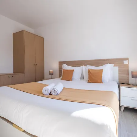 Montes - Exclusive & Prime Location