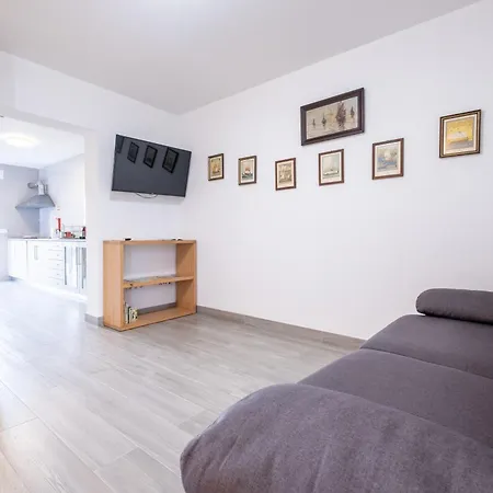 Montes - Exclusive & Prime Location *