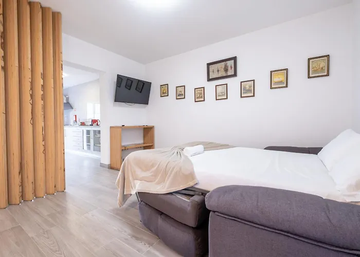 Montes - Exclusive & Prime Location דירה *