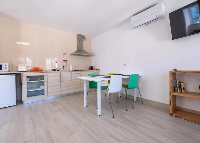 Montes - Exclusive & Prime Location דירה *